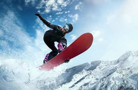 Man 		snowboarding